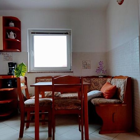 Apartmani Nikolina Ražanac Zewnętrze zdjęcie