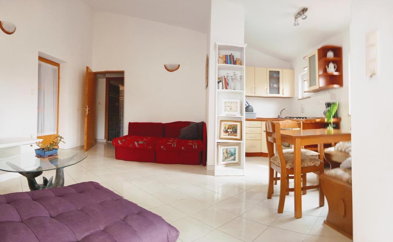 Apartmani Nikolina Ražanac Zewnętrze zdjęcie
